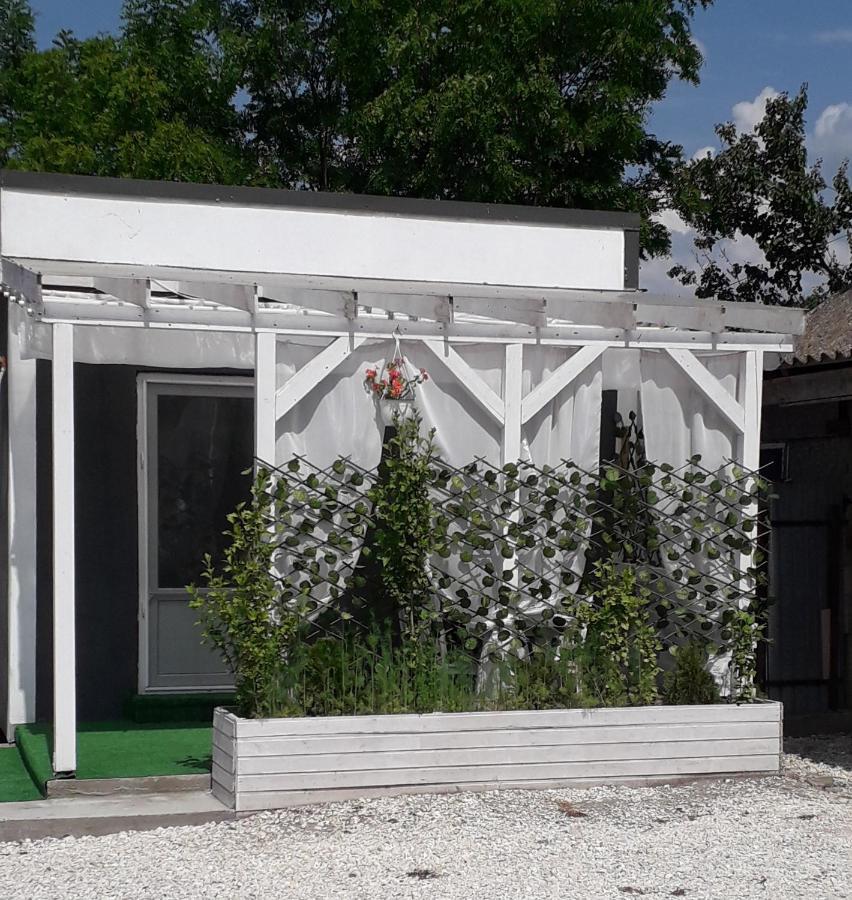Casa Chitu Guest House มูรีกีโอล ภายนอก รูปภาพ